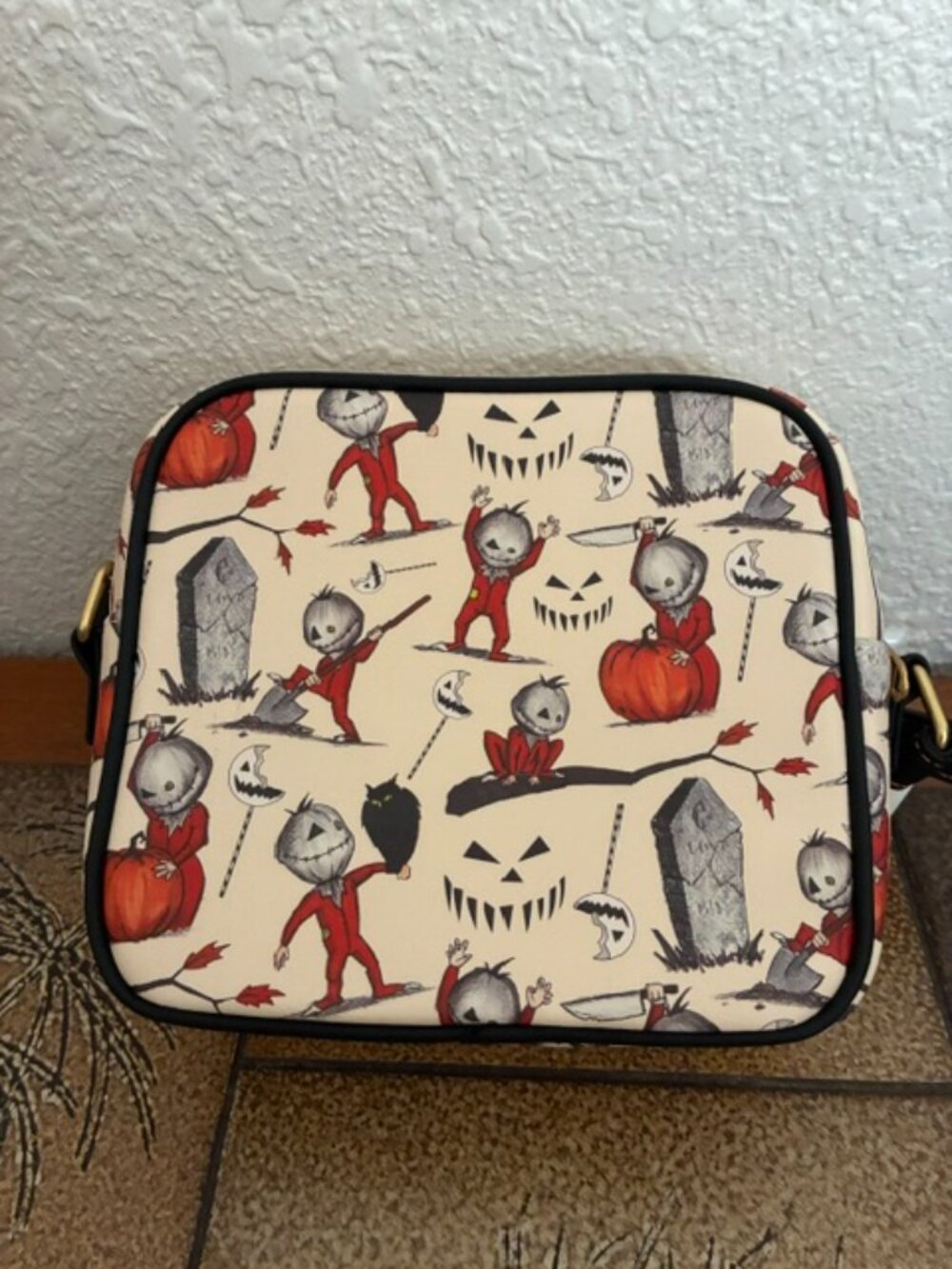 Loungefly Trick 'R Treat Sam Crossbody bag - Picture 2 of 3
